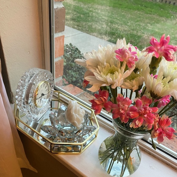 Meet your Posher, Olivia - Picture 1 of 2